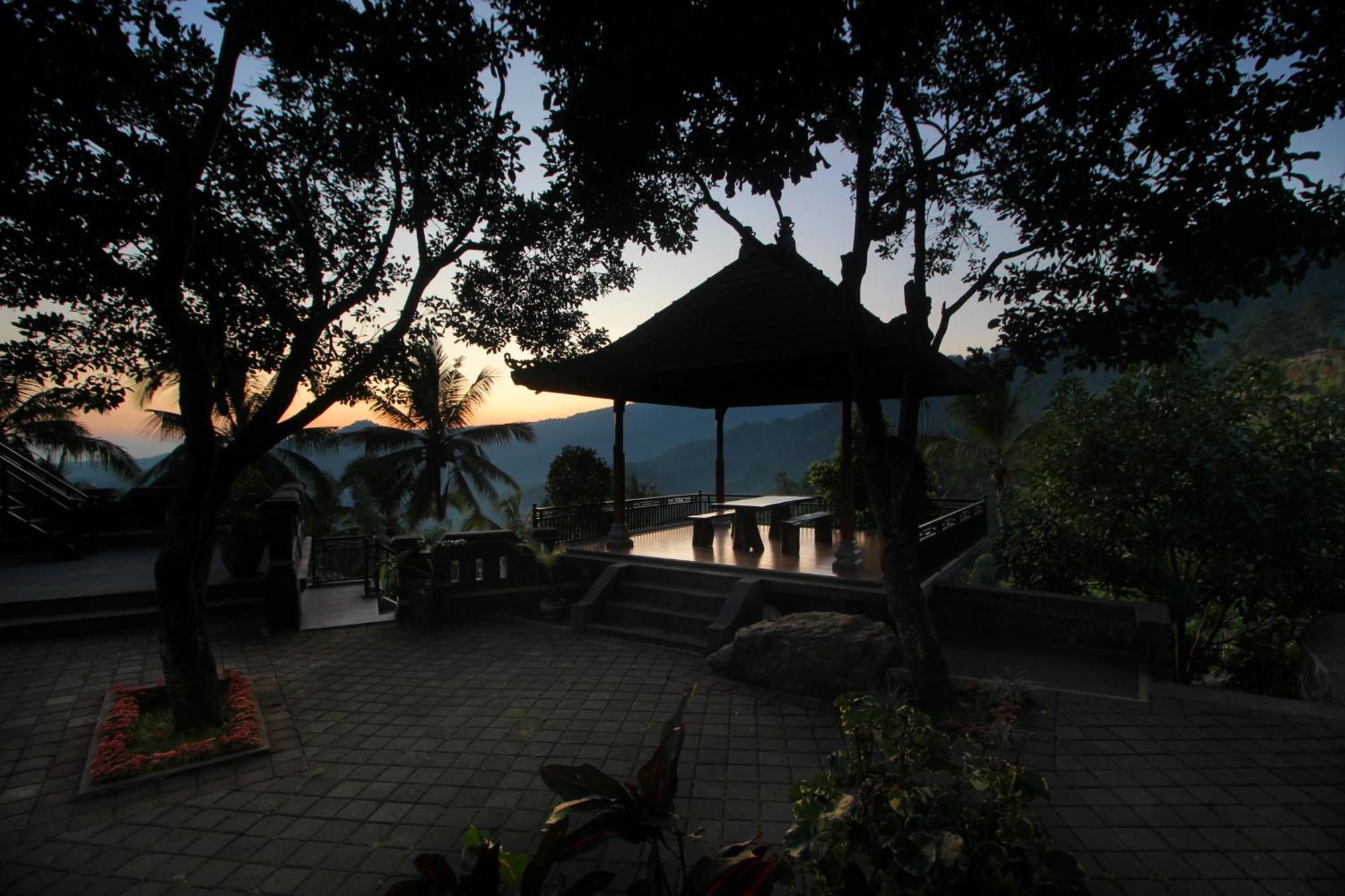 Rostika Hotel Sekumpul Buleleng Exterior foto