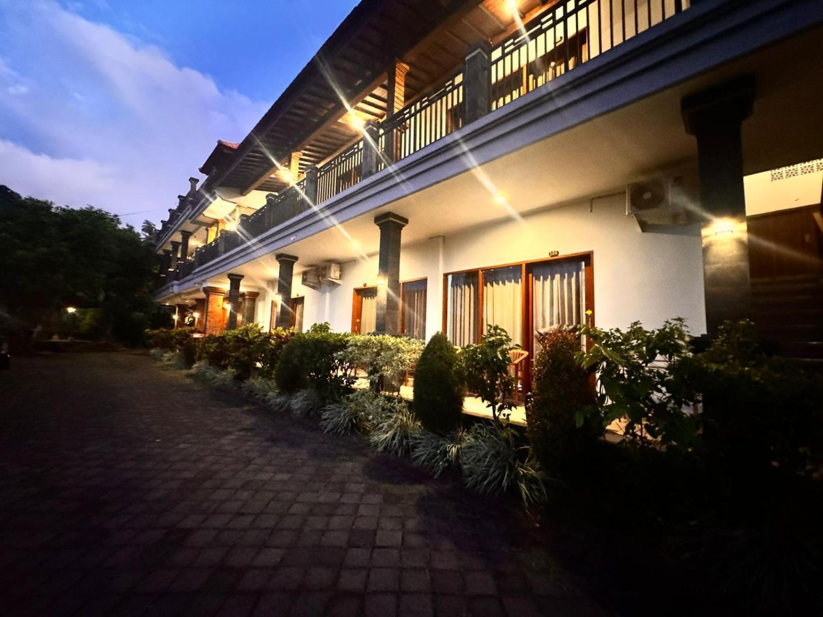 Rostika Hotel Sekumpul Buleleng Exterior foto